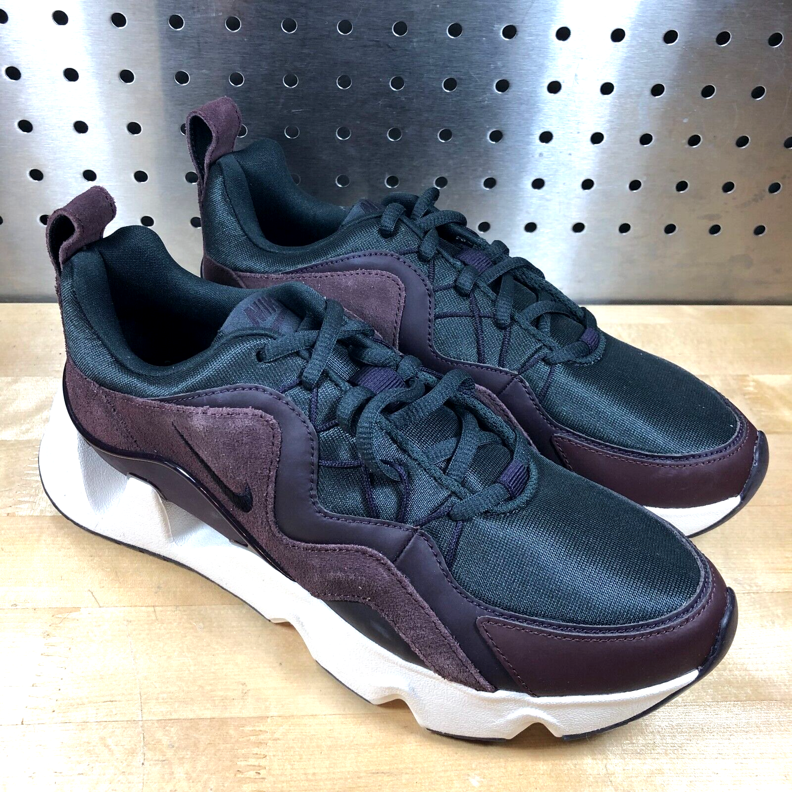 nike ryz 365 burgundy