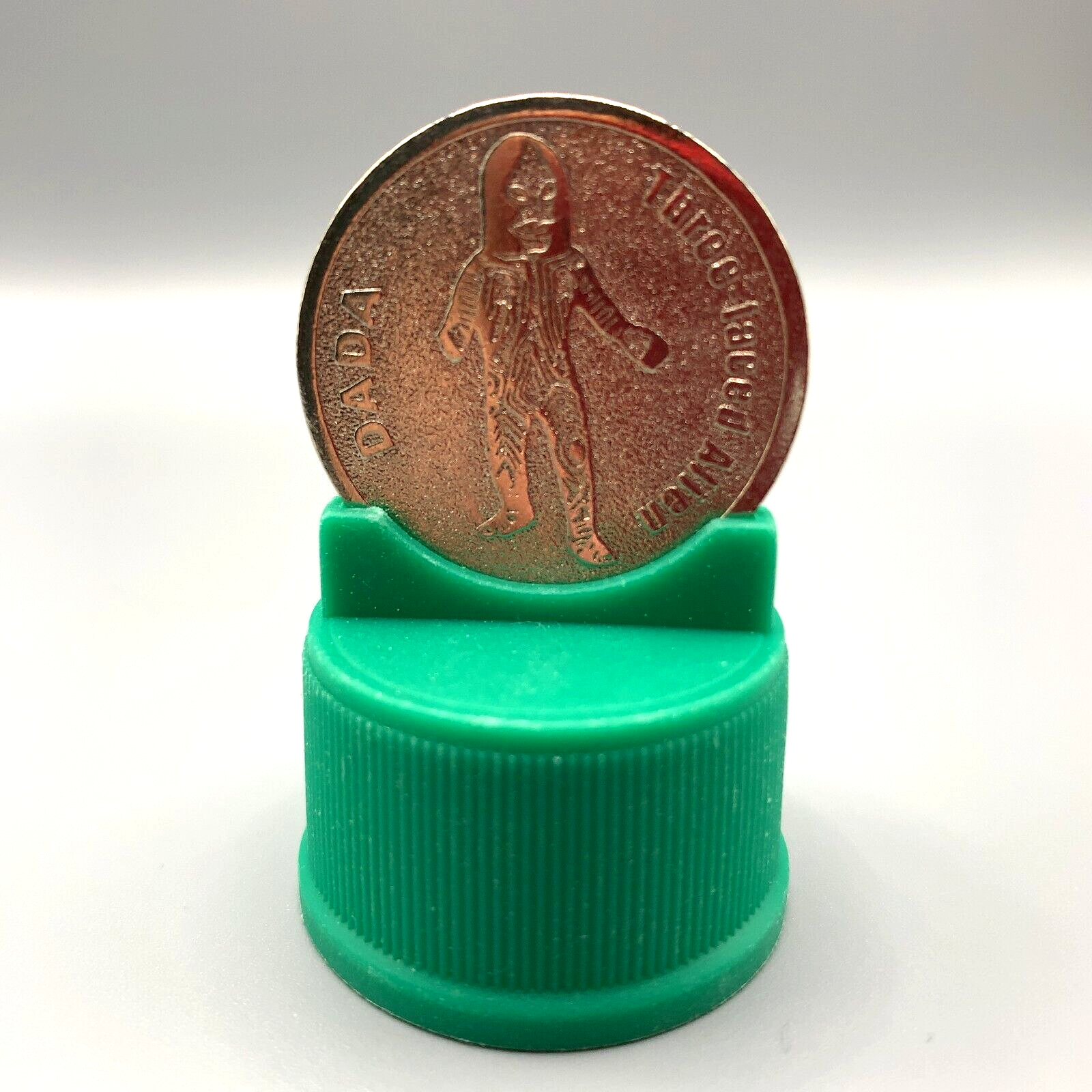 メタルマル Dada Ultraman Mitsuya Cider Bottle Cap Medal Coin Japan