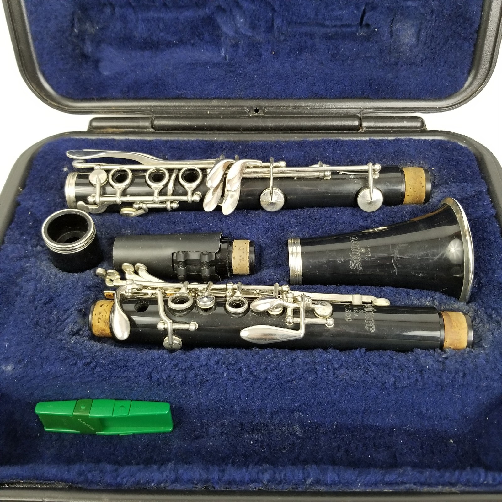 Selmer USA CL300 Beginner Clarinet with Case Mouthpiece Reed Case Bb