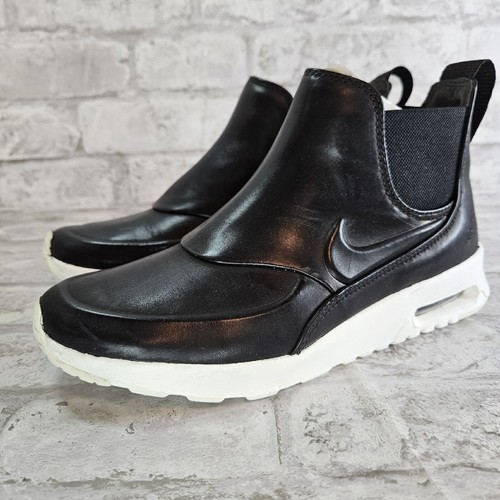 nike theas all black