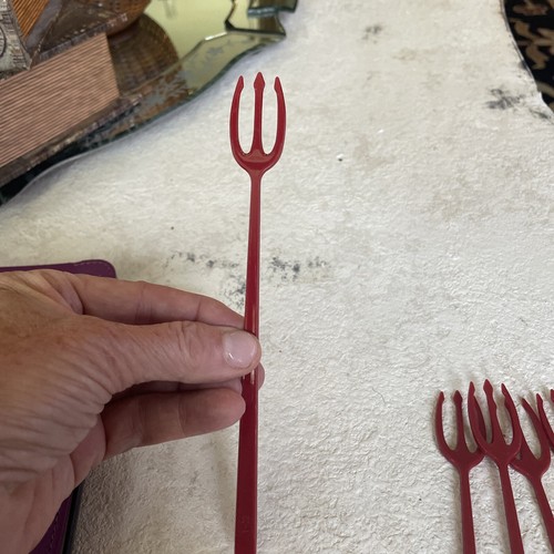 12 Devil Pitchfork Stirrers Drink Swizzle Stick Stir Stick Halloween Party Red