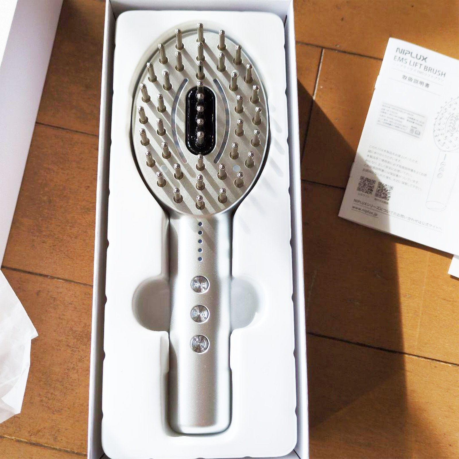 【値下げしました♪】NIPLUX EMS LIFT BRUSH 試してみた】EMS LIFT BRUSH NIPLUXのリアルな口コミ・レビュー