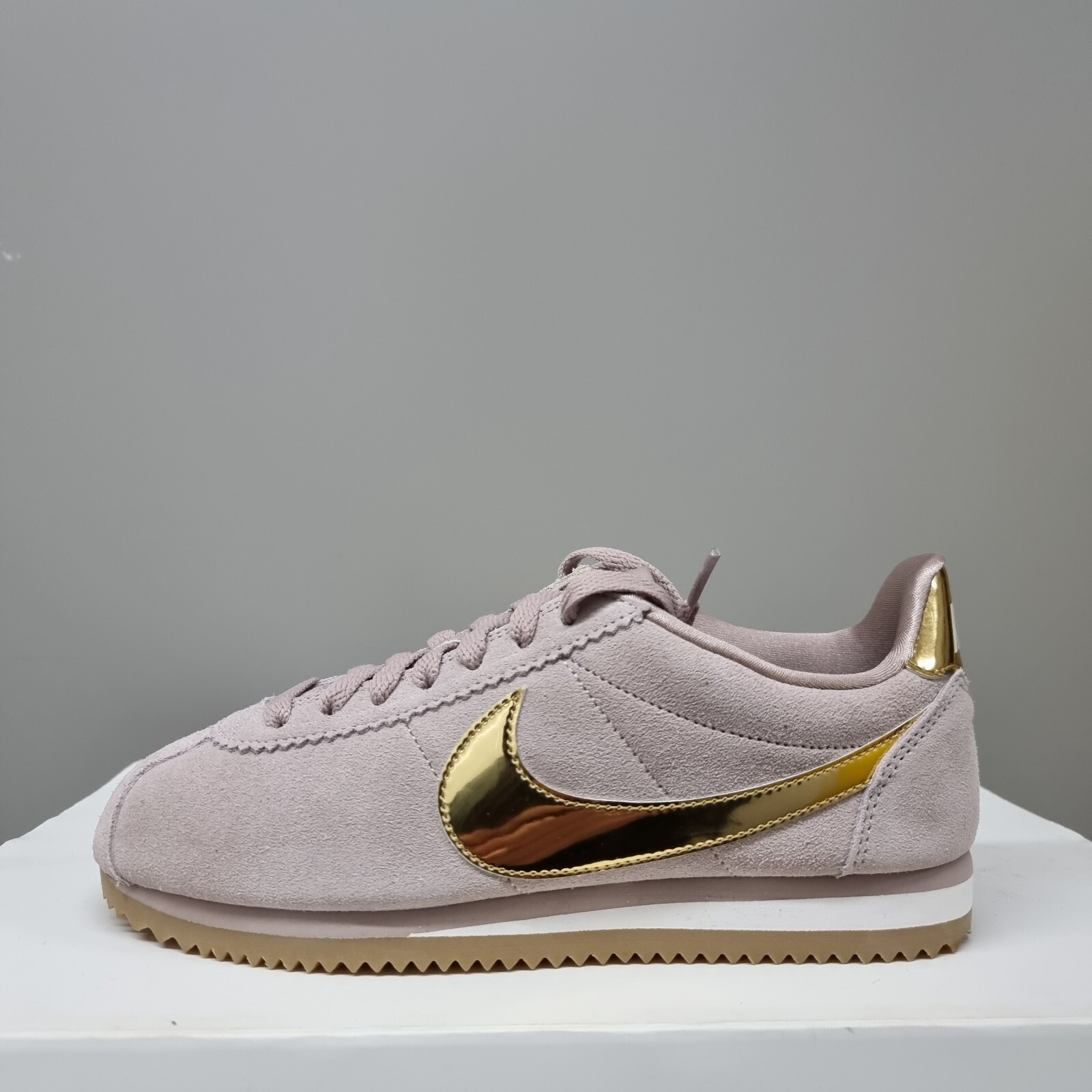 Nike classic cortez se diffused taupe metallic gold hotsell