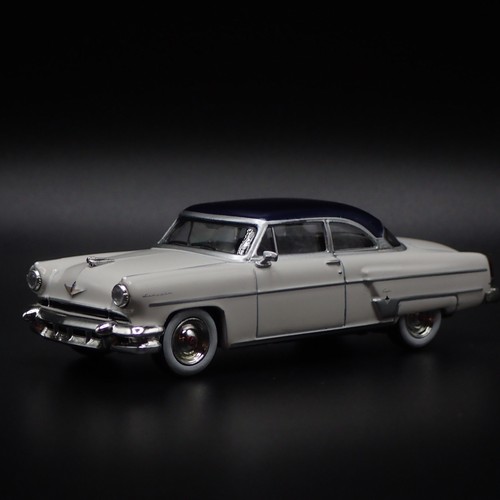 1954 54 LINCOLN CAPRI WHITE 1:64 SCALE COLLECTIBLE DIORAMA DIECAST MODEL CAR 1954 54 LINCOLN CAPRI WHITE 1:64 SCALE COLLECTIBLE DIORAMA DIECAST MODEL CAR