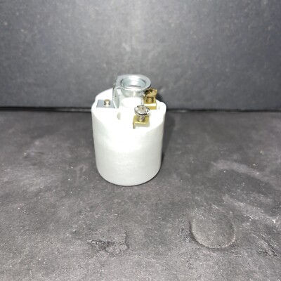 PORCELAIN MEDIUM BASE 1/8-27 IPS HICKEY THREADED KEYLESS LAMP SOCKET 250V- 660W