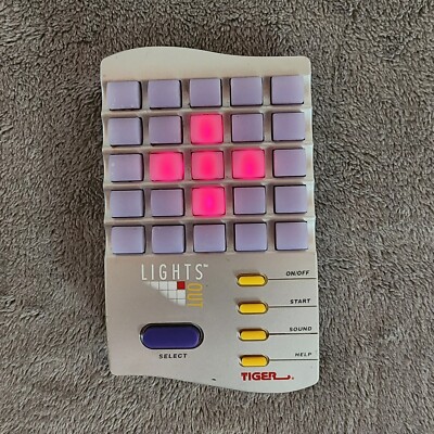Lights Out 1995 Tiger Electronics Handheld Vintage Electronic Game TESTED WORKS