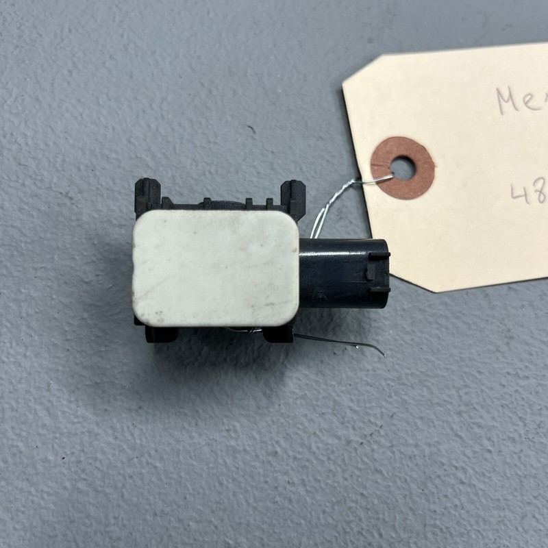 Used 2006-2014MERCEDES R/S/GL/ML/CL IMPACT CRASH SENSOR CONTROL MODULE FRONT