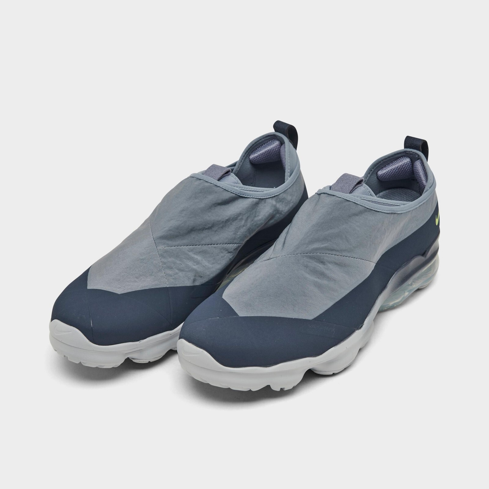 美品 箱付き Nike Air VaporMax Moc Roam 　Black Air Vapormax Moc Roam 'Black' – SVRN