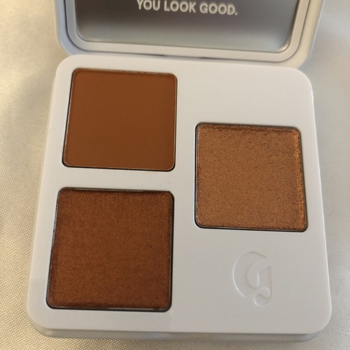 Glossier Monochromes Essential Eyeshadow Trio Shade Mesa 3.9g NIB