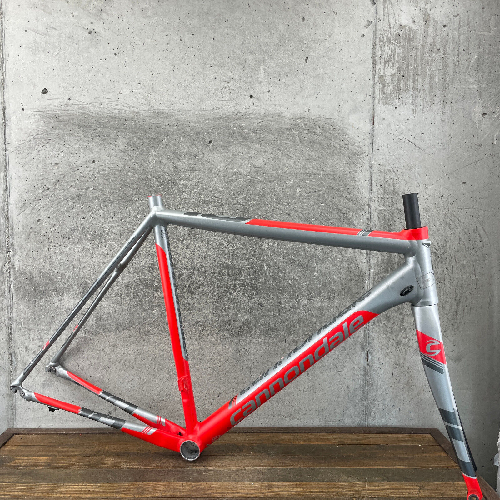 Cannondale Caad 10 Si Frame Set 56 cm 700c Road 130 mm NO Cannondale Caad 10 Si Frame Set 56 cm 700c Road 130 mm NO