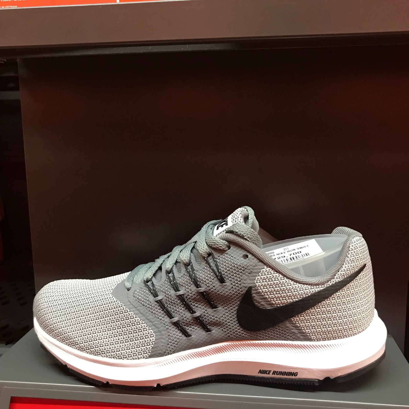 Details about Nike WMNS Run Swift Snearker Running Shoes 909006 011 Sz6 10 Details about Nike WMNS Run Swift Snearker Running Shoes 909006 011 Sz6 10