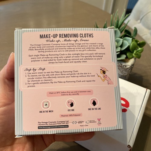 2 The Vintage Cosmetic Company Reusable Make-Up Removing Cloths - 3 cloths box