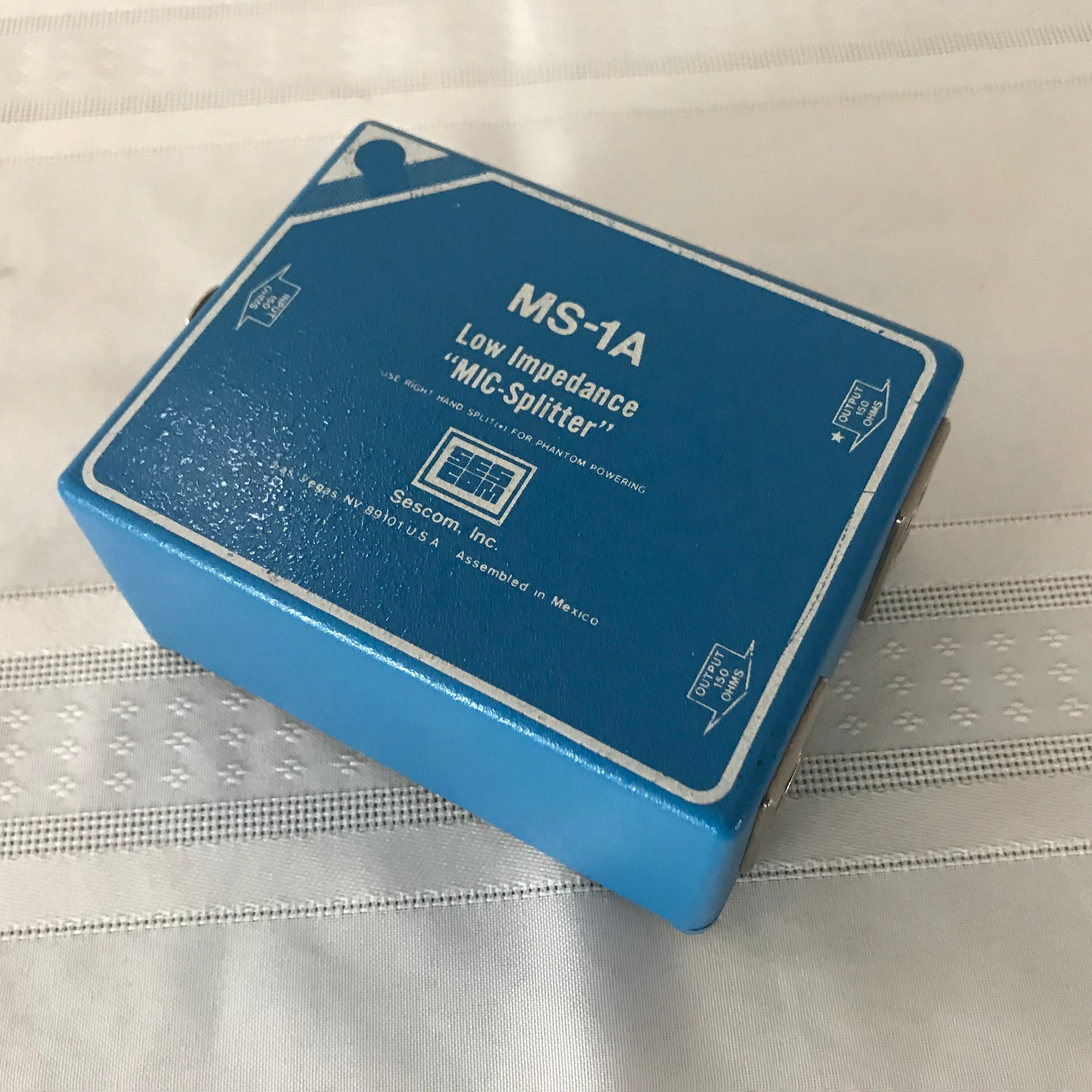 Low Impedance MIC-Splitter by Sescom, part # MS-1A