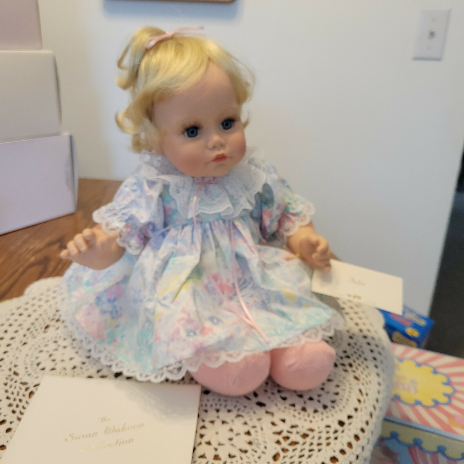 Susan Wakeen Doll  JULIE LE # 489/2500  Vinyl