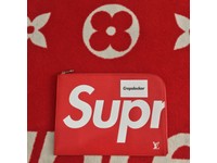 pochette supreme