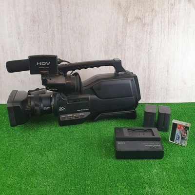 Camescope Sony DCR-PC101E Mini DV - Compact Argenté Avec Zoom 10x