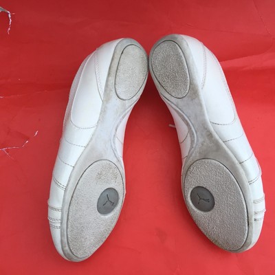 PUMA women's fashion white running walking athletic shoes size--8.5