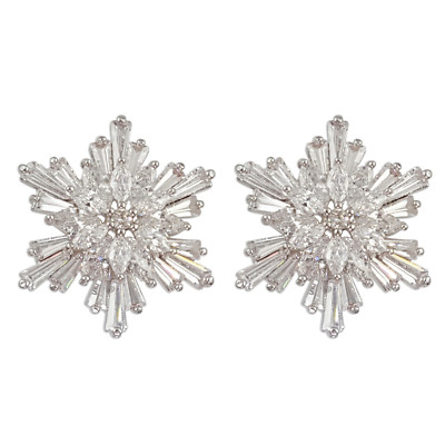 WHITE CRYSTAL CHRISTMAS SNOWFLAKE FLOWER EARRINGS MADE WITH SWAROVSKI ELEMENTS
