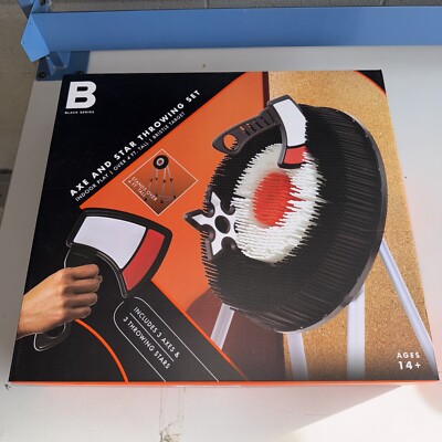 Black Series  Axe Throwing Target Set 3 Throwing Axes and Bristle Target