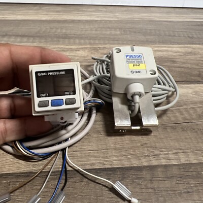 SMC PSE550 with PSE303 Display Low Differential Pressure Sensor with wires