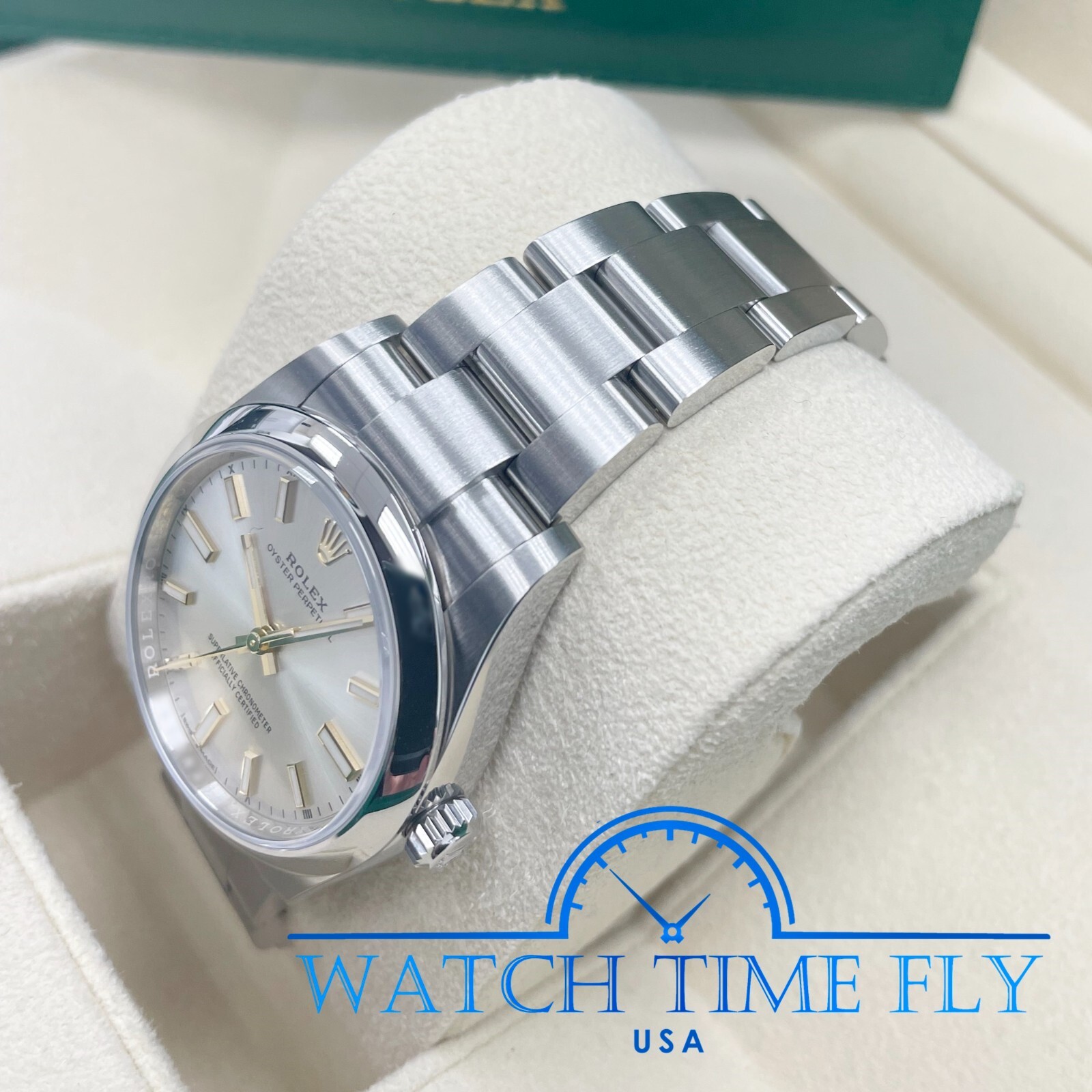 Pre-owned Rolex 124200 Oyster Perpetual 34mm Domed Bezel Silver Index Dial Oyster Band
