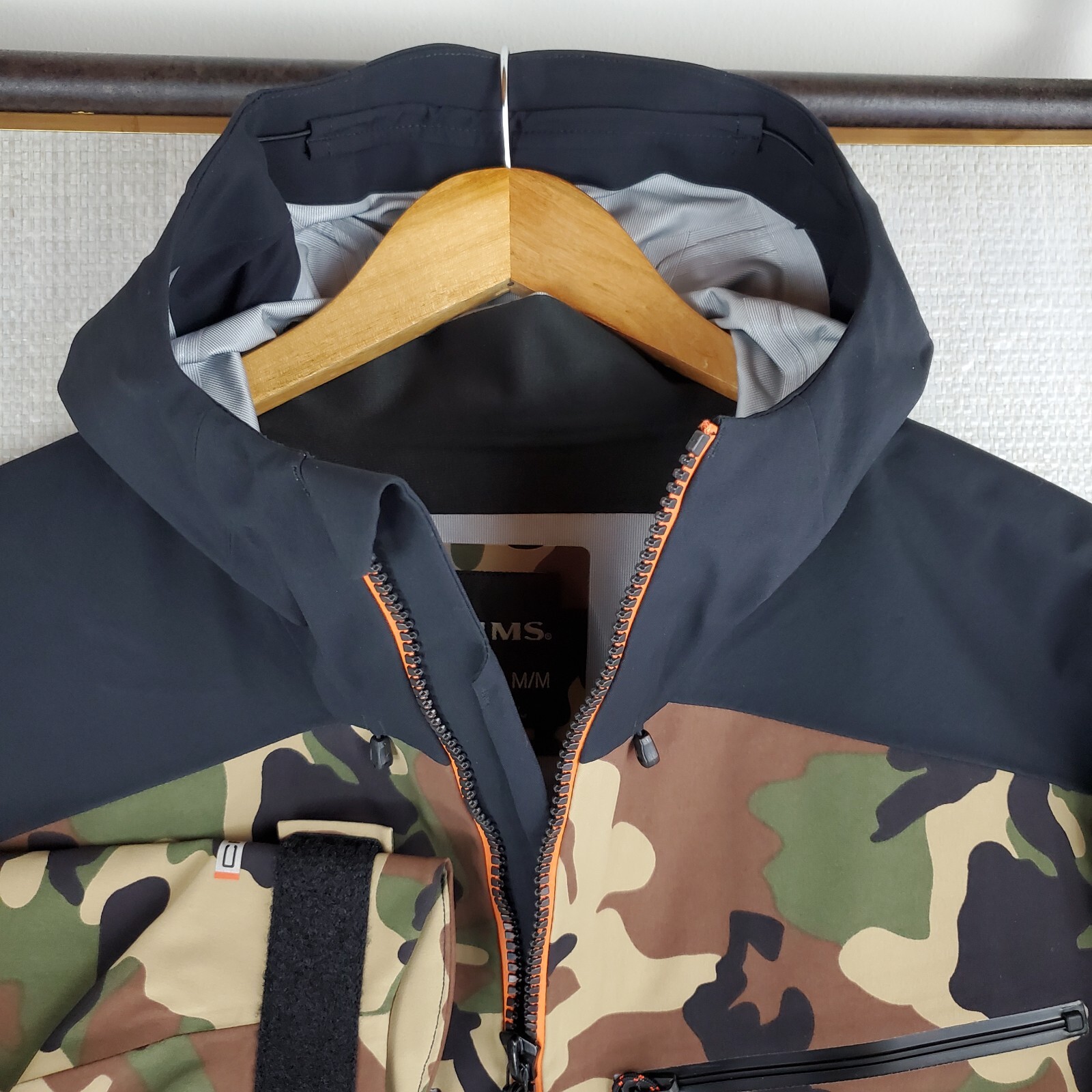Pre-owned Simms $449  Mens Size Medium 30k Waterproof Woodland Camo Cx Jacket Hood In Multicolor