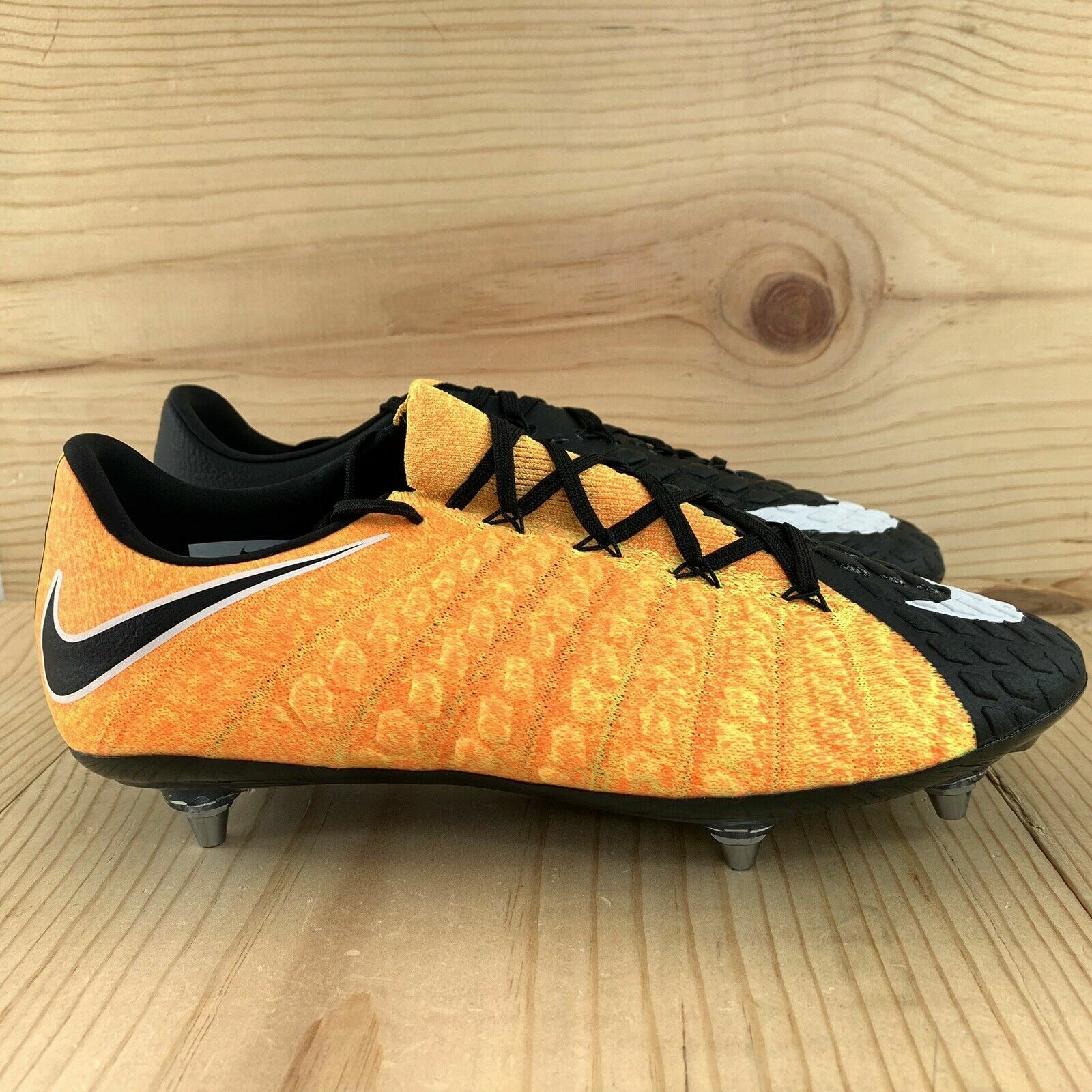 NIKE HYPERVENOM PHANTOM III SG SOCCER CLEATS SIZE 6.5 ORANGE NIKE HYPERVENOM PHANTOM III SG SOCCER CLEATS SIZE 6.5 ORANGE