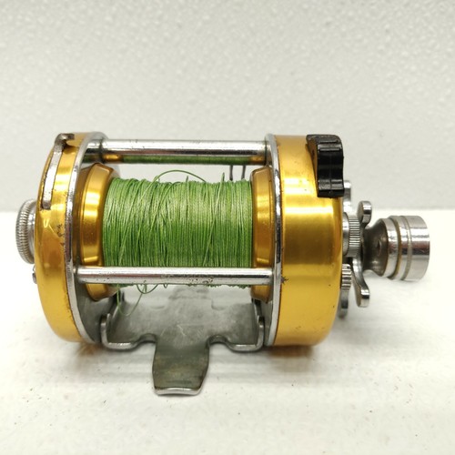 VINTAGE PENN 930 LEVELMATIC BAIT CASTING REEL