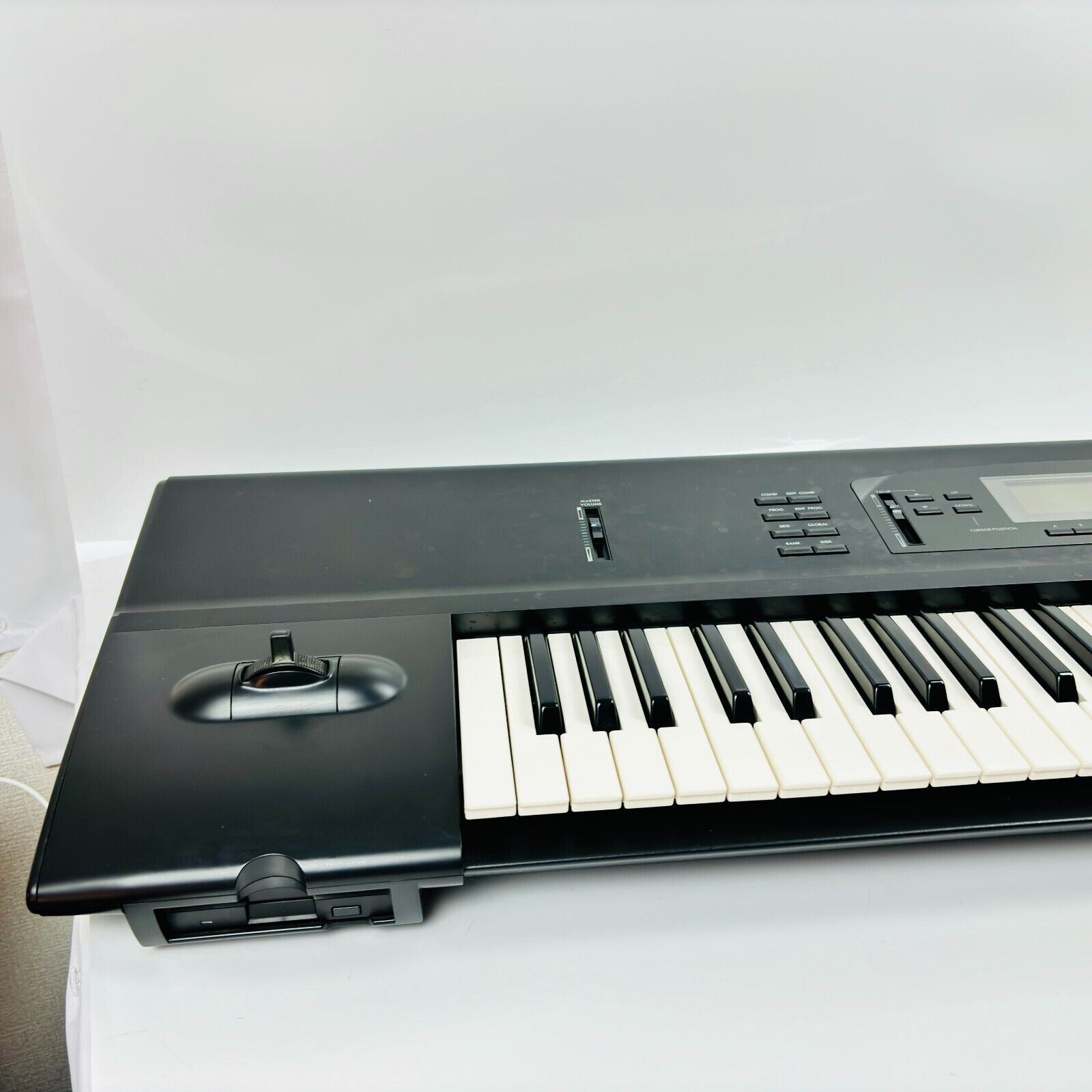 Korg 01/W Pro Used 76-key Keyboard Synthesizer Japan Used Korg 01/W Pro Used 76-key Keyboard Synthesizer Japan Used