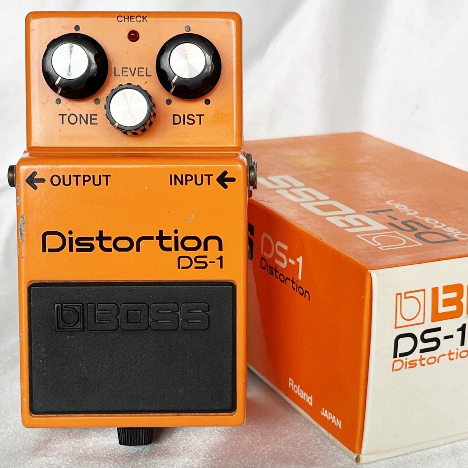 BOSS DS-1 Distortion 1985 W/Box Vintage Guitar Pedal Made in BOSS DS-1 Distortion 1985 W/Box Vintage Guitar Pedal Made in