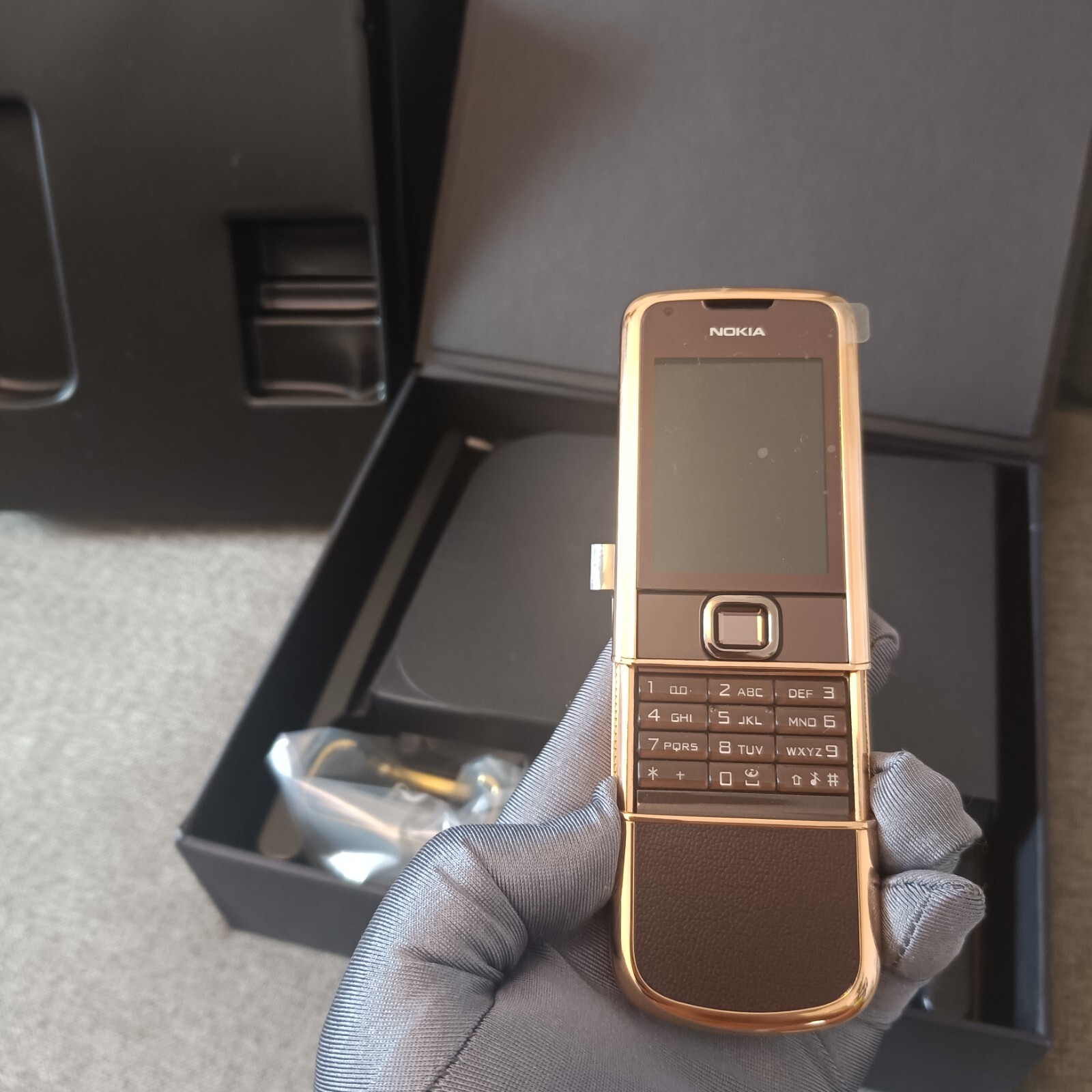 Nokia 8800 Gold Edition SIMフリー LUXURY NOKIA 8800 CLASSIC GOLD EDITION GSM UNLOCKED MOBILE