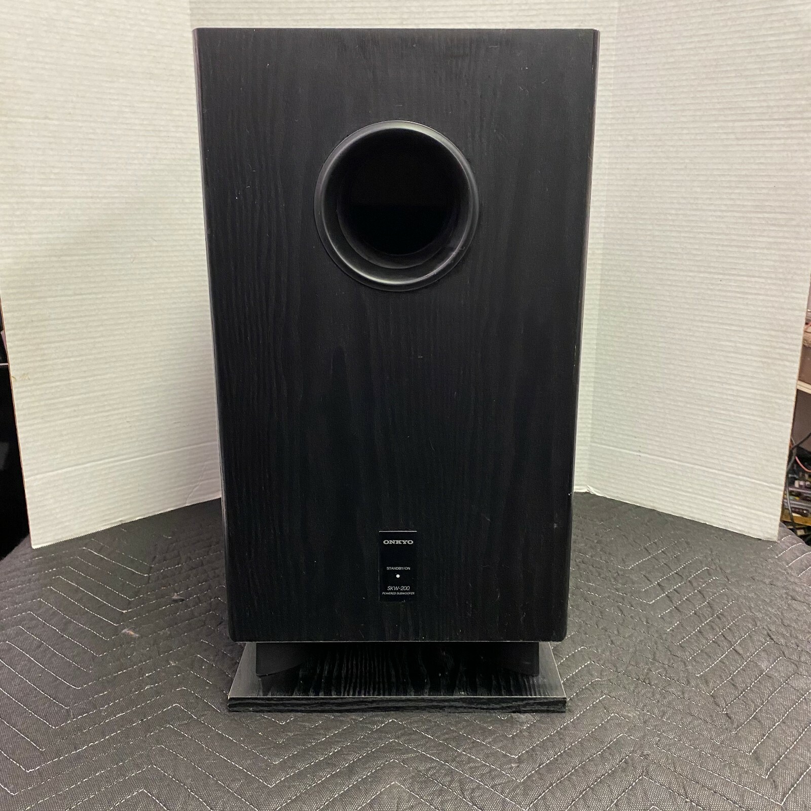 ONKYO SKW-200 150 WATT POWERED 
