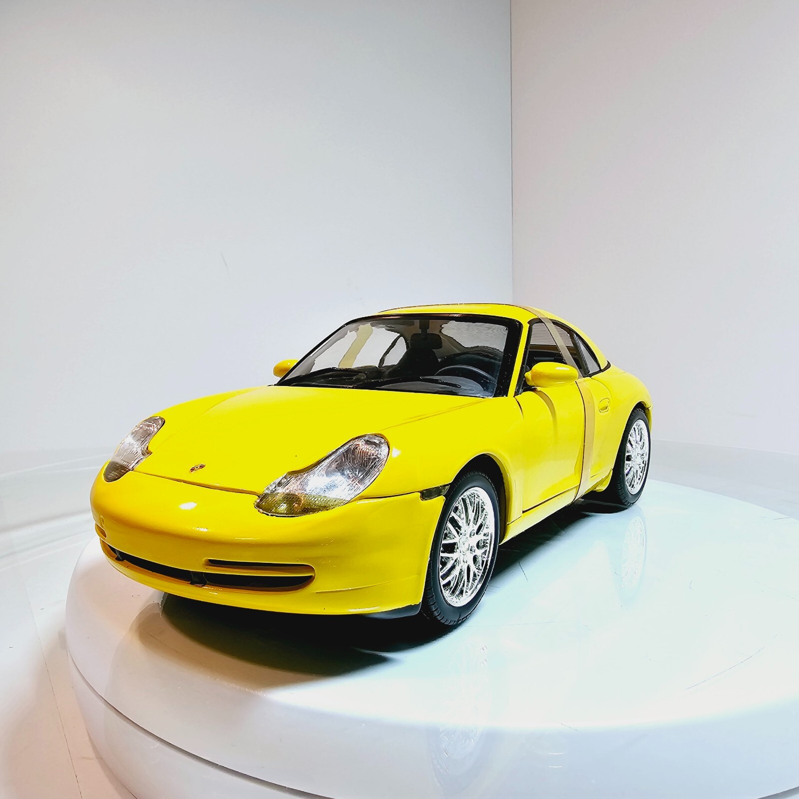 ミニカー 1/18 Porsche 911 Carrera Cabriolet Porsche 911 Carrera 3.2 Cabrio |1:18 Scale Diecast Model