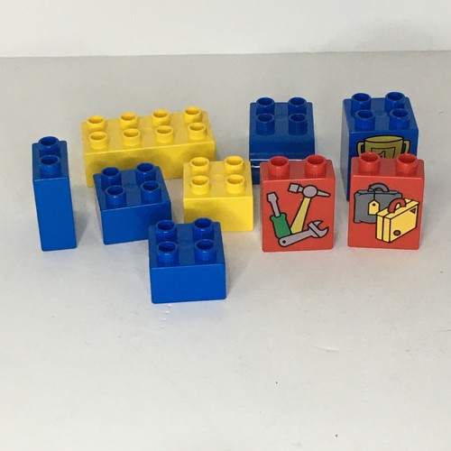 Vintage Duplo LEGO Bricks 1x2. 2x2 2x4 Trophy Suitcases