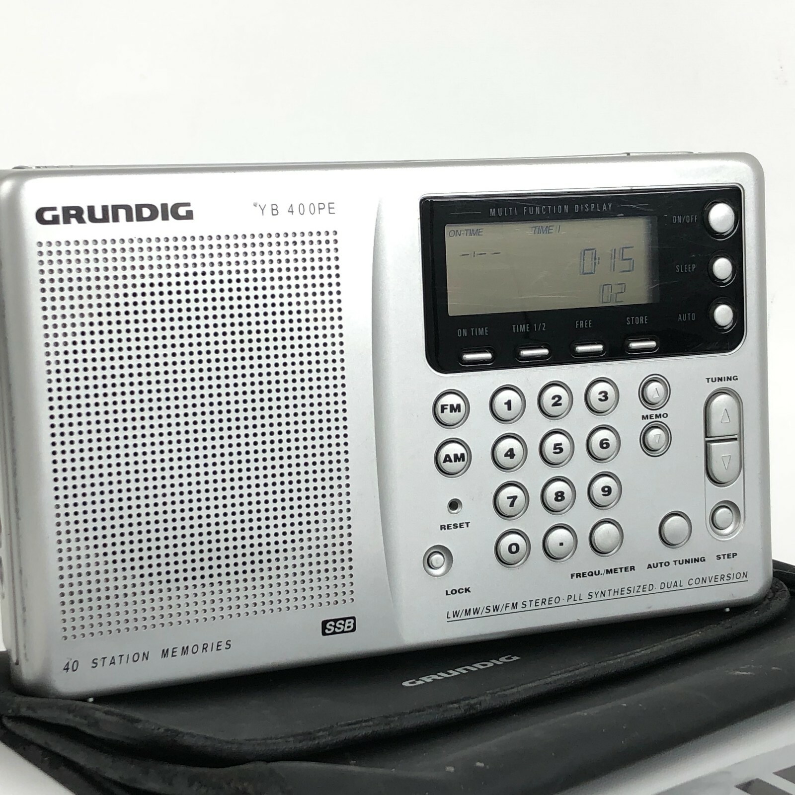 GRUNDIG YACHT BOY YB 400 PE WORLD RECEIVER AM FM SW MW LW SHORTWAVE RADIO