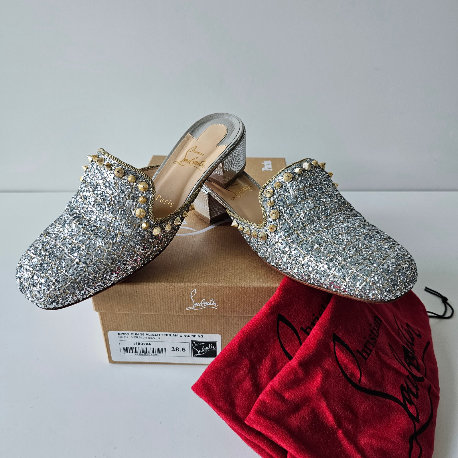 Christian Louboutin♡グリッターシルバーサンダル New Christian Louboutin TARALITA Heel Slingback Sandal