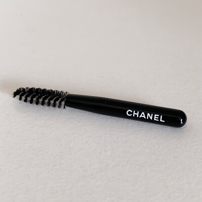 Chanel Mini Spoolie Makeup Brush For Brows Or Lashes