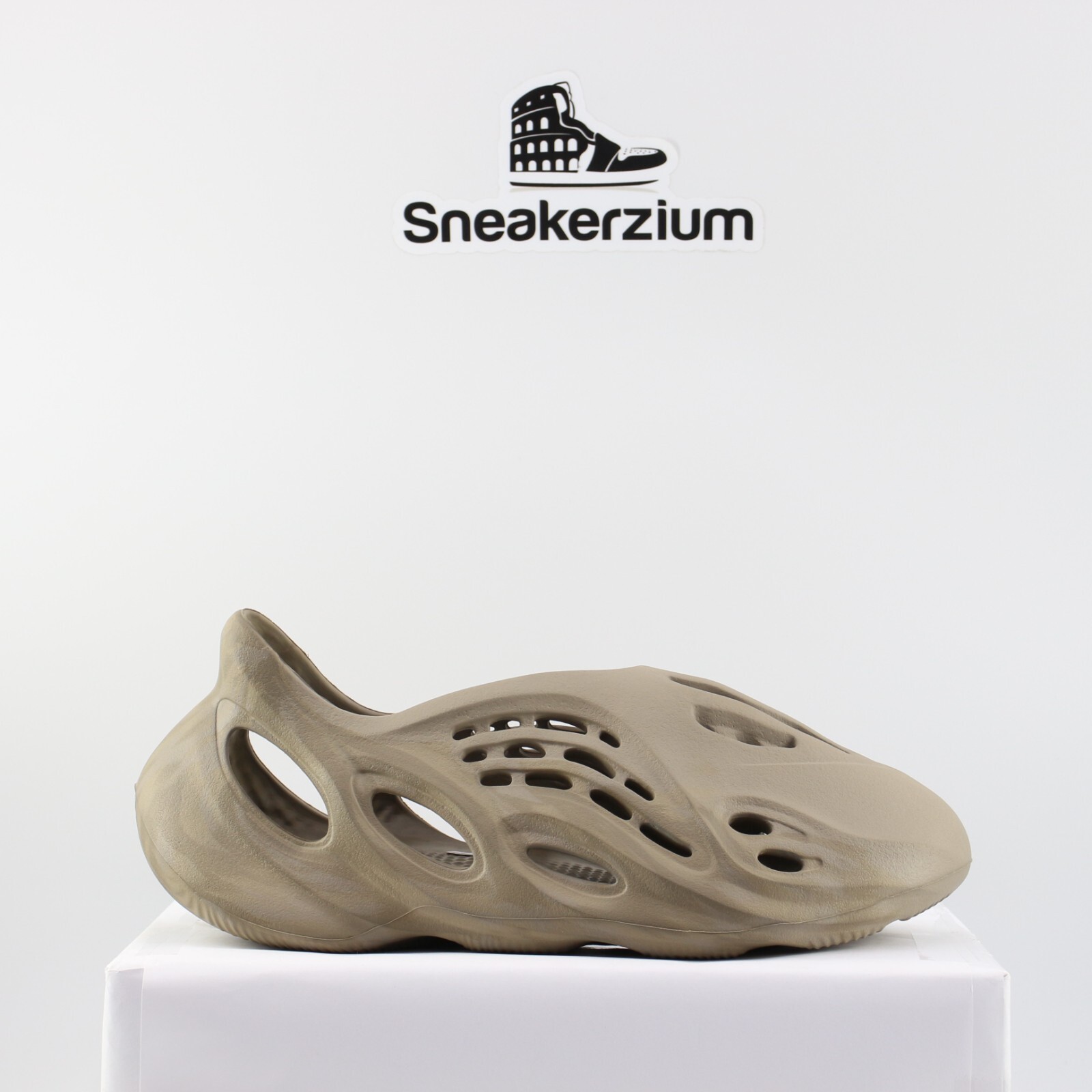 

Adidas Yeezy Foam Runner Stone Sage GX4472 Мужские новые, Бежевый, adidas Yeezy Foam RNNR