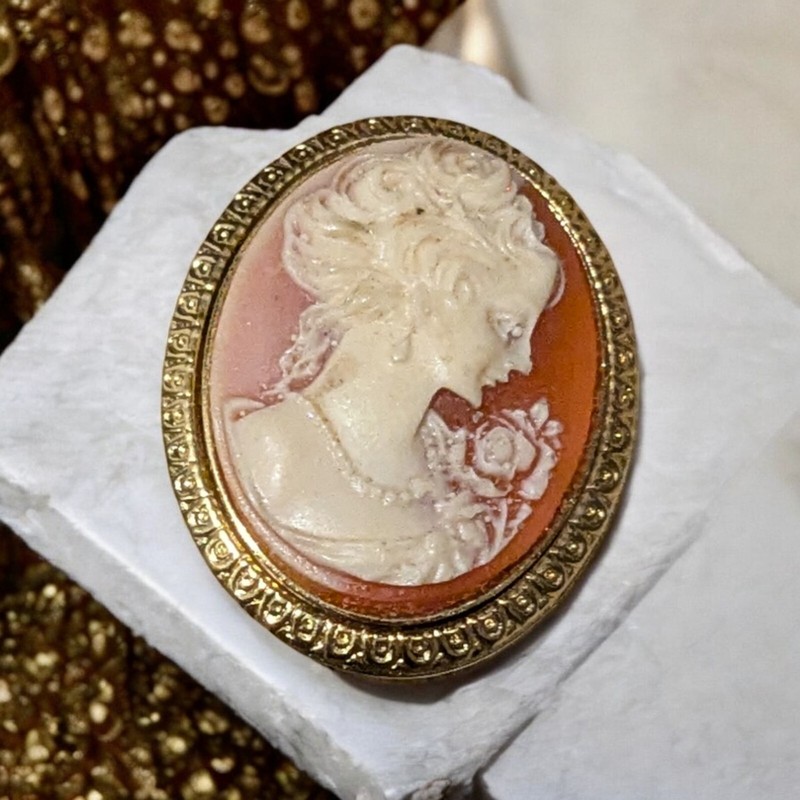 Broche - Brooch CamÃ©E - Portrait - Cabochon - SignÃ© Vpc