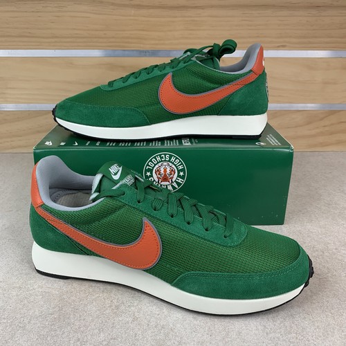 nike stranger things tailwind green