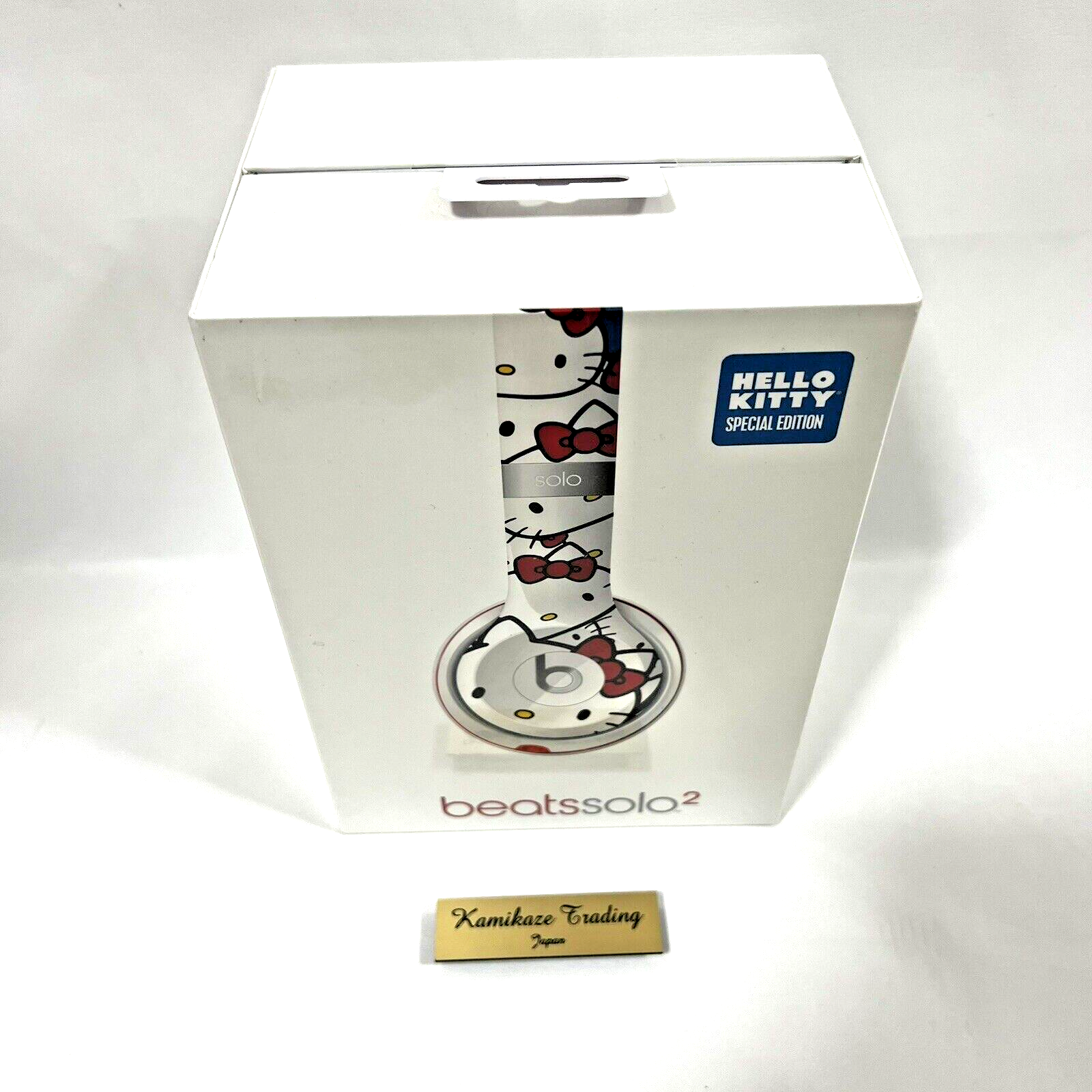 Hello Kitty Beats Solo 2 Special Edition Wired Headphones Hello Kitty Beats Solo 2 Special Edition Wired Headphones