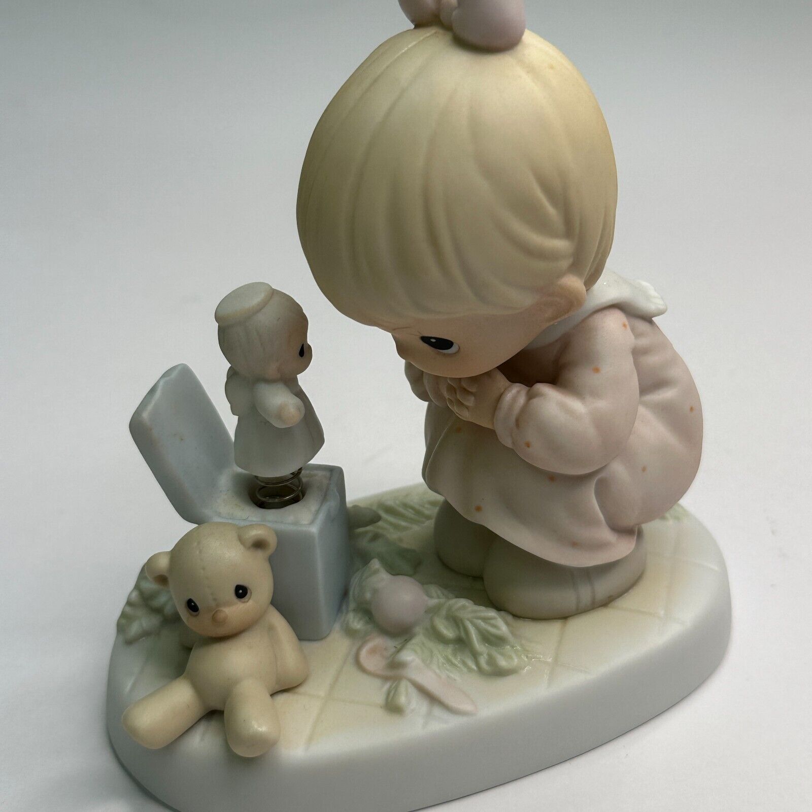 Precious Moments figurine 523755 “Just Poppin in to Say Halo