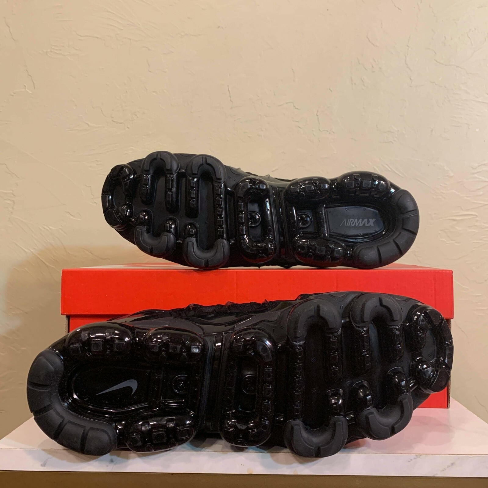 vapormax triple black mens