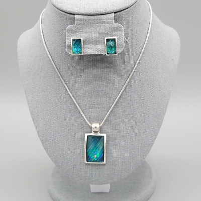 Necklace with rectangle stone pendant sale
