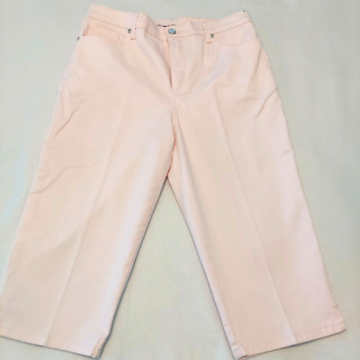 Gloria Vanderbilt Women Amanda Skimmer Pants 8 Pink Slimming Affect NWOT Bling