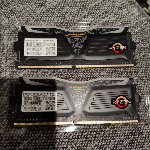 Geil RGB OCメモリ DDR4-3200 8GBx2 61q4JElZ0hS._UF350,350_QL50_.jpg