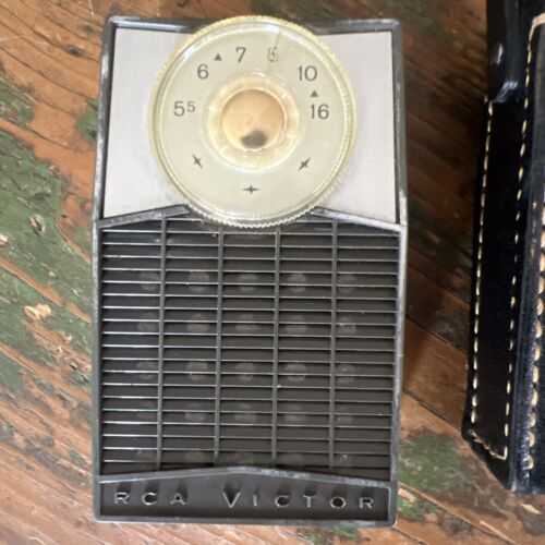 Vintage RCA Victor Transistor Radio w/ Case, Model 3 RH-21G, 1960's USA Untested Vintage RCA Victor Transistor Radio w/ Case, Model 3 RH-21G, 1960's USA Untested