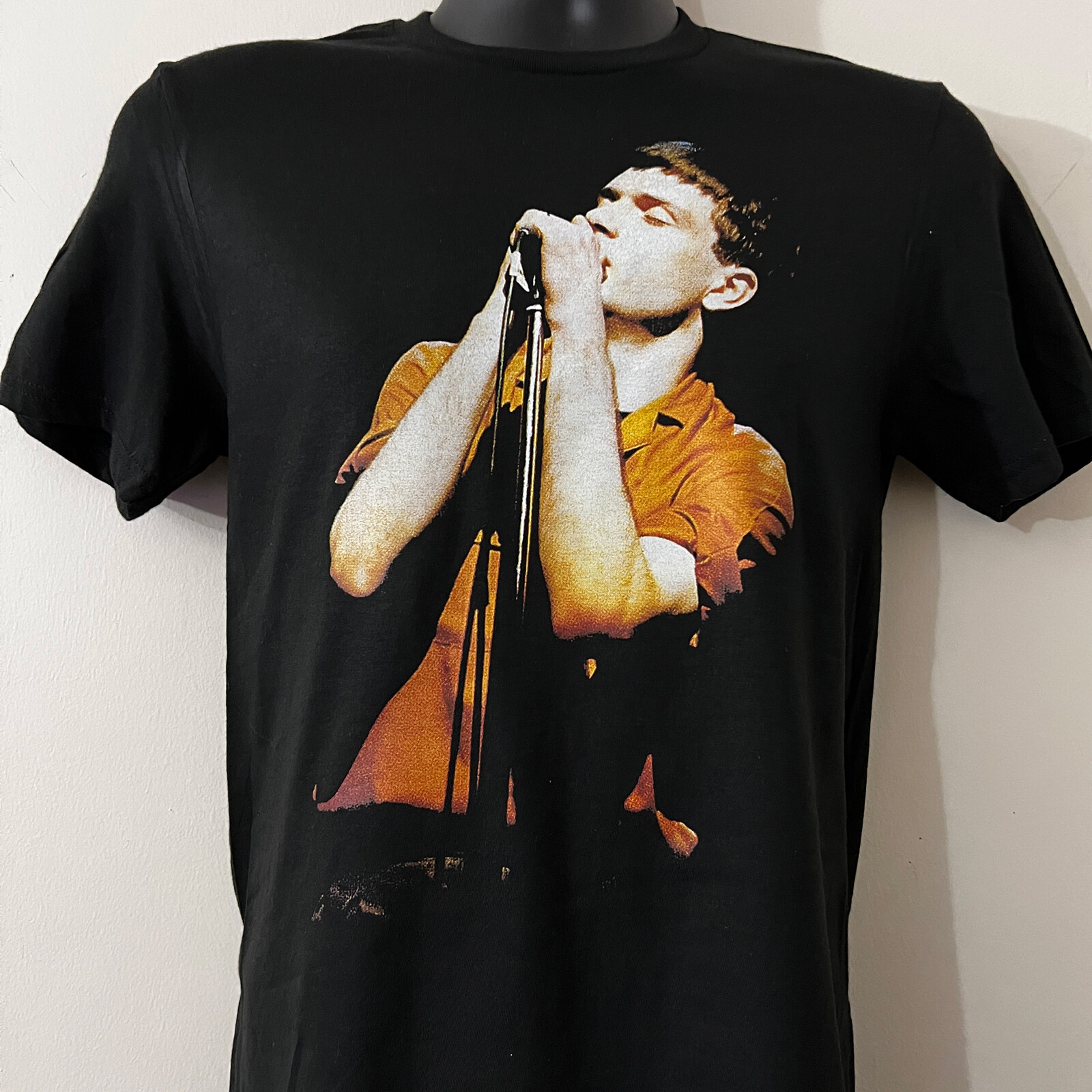 PLEASURES joy division ian curtis Tシャツ① PLEASURES joy division ian curtis Tシャツ① JOY DIVISION