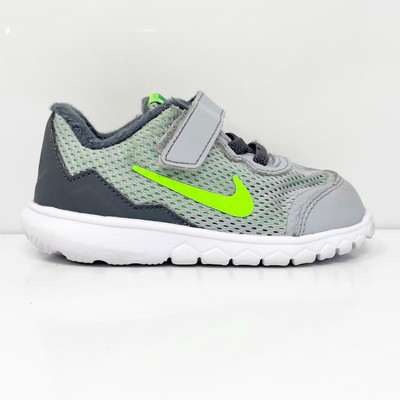 Nike Boys Flex Experience 4 749810-003 Серые кроссовки для бега, размер 6C