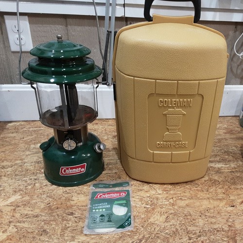 Coleman グリーンランタン コールマン 639 ケロシングリーンランタン（1980年2月製造）です